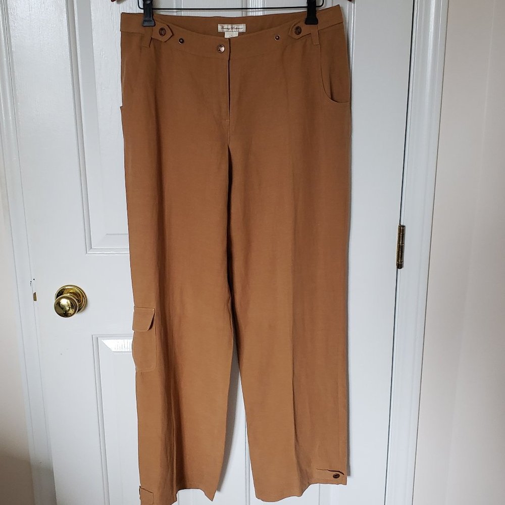 Tommy Bahama Tan Cropped Pants Sz 10 EUC - Picture 1 of 11